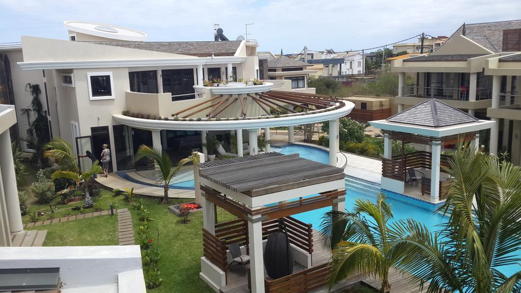 Villasun Luxury Apartments & Villas Flic en Flac Exterior photo